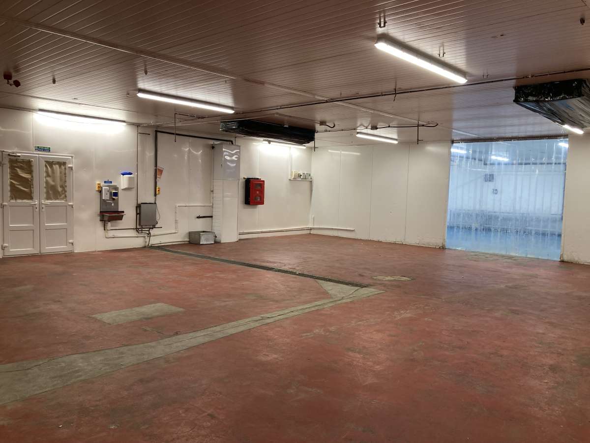 Industrial Unit in Sheffield - photo 4