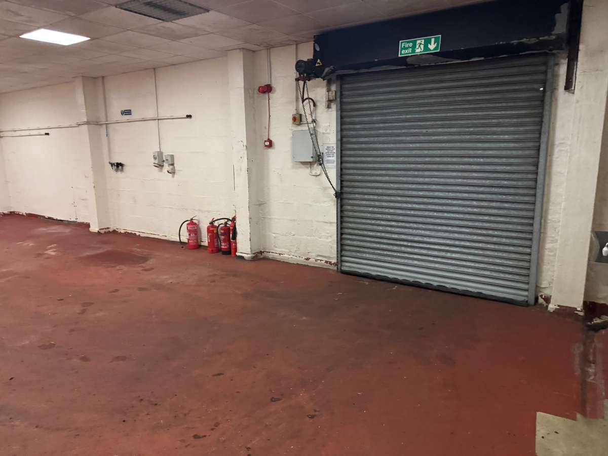 Industrial Unit in Wolverhampton - photo 4