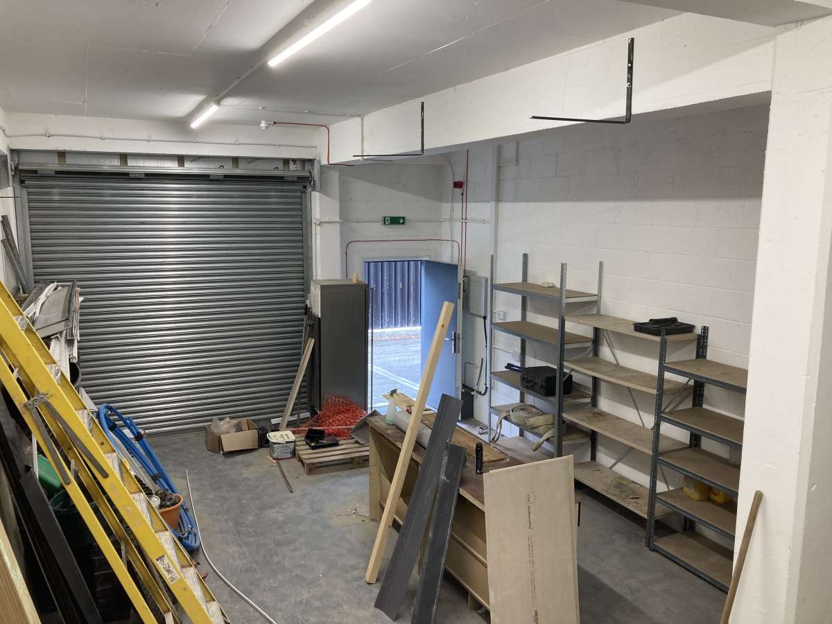 Industrial Unit in Sheffield - photo 3