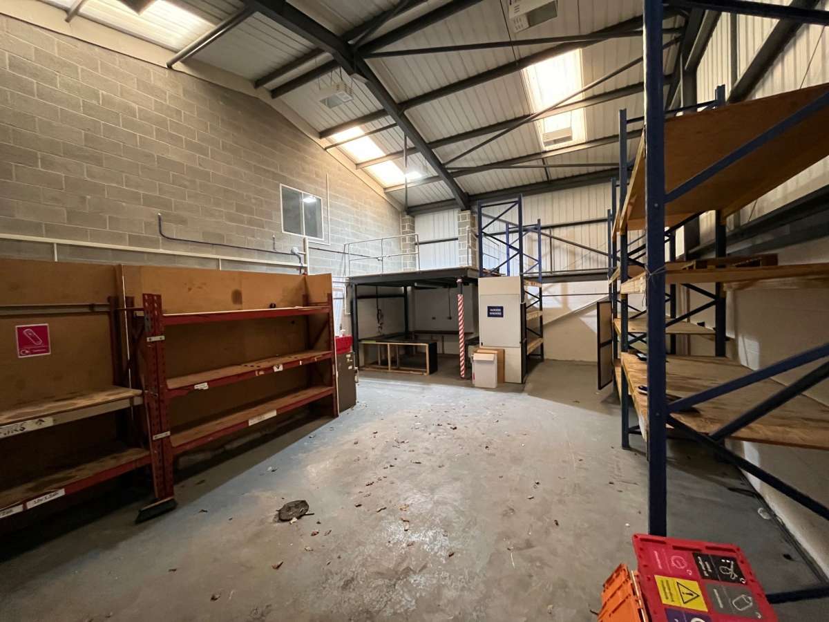 Industrial Unit in Coalville - photo 3