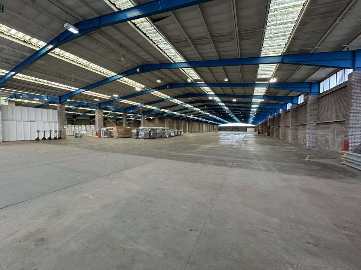 Industrial Unit in West Bromwich - photo 2