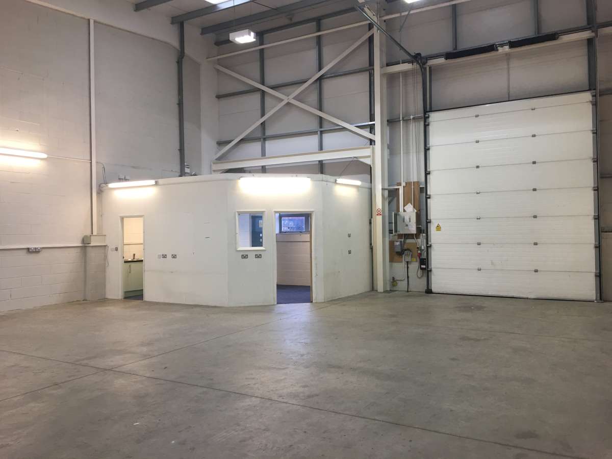Industrial Unit in Redhill - photo 3