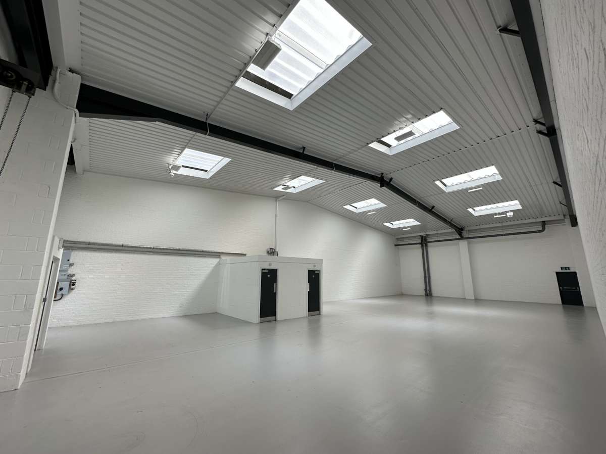 Industrial Unit in Eastbourne - photo 2