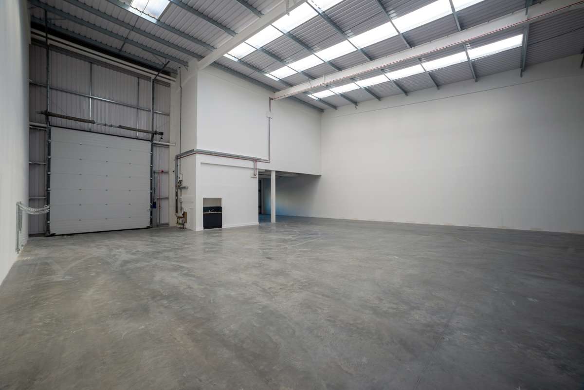 Industrial Unit in Redhill - photo 2