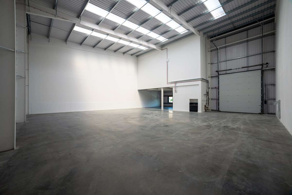 Industrial Unit in Redhill - photo 3
