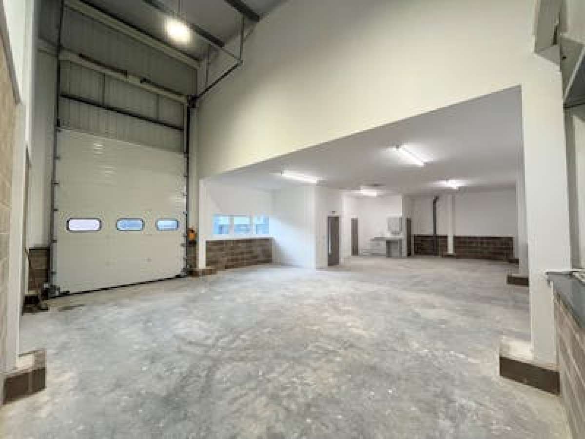 Industrial Unit in Romsey - photo 2