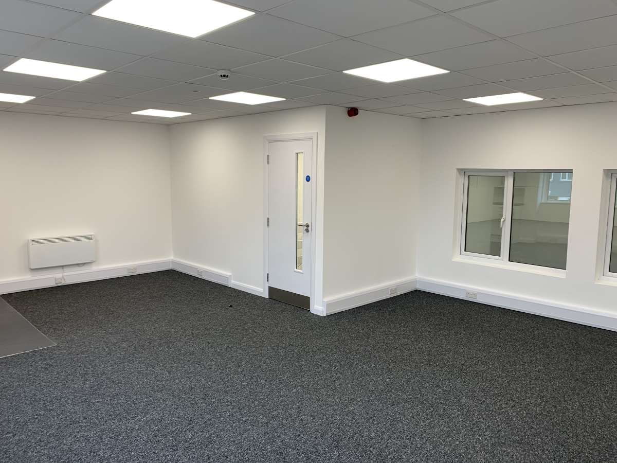 Industrial Unit in Croydon - photo 4