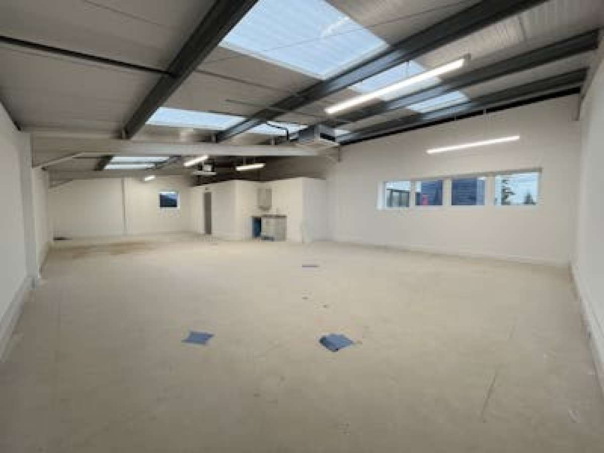 Industrial Unit in Romsey - photo 4