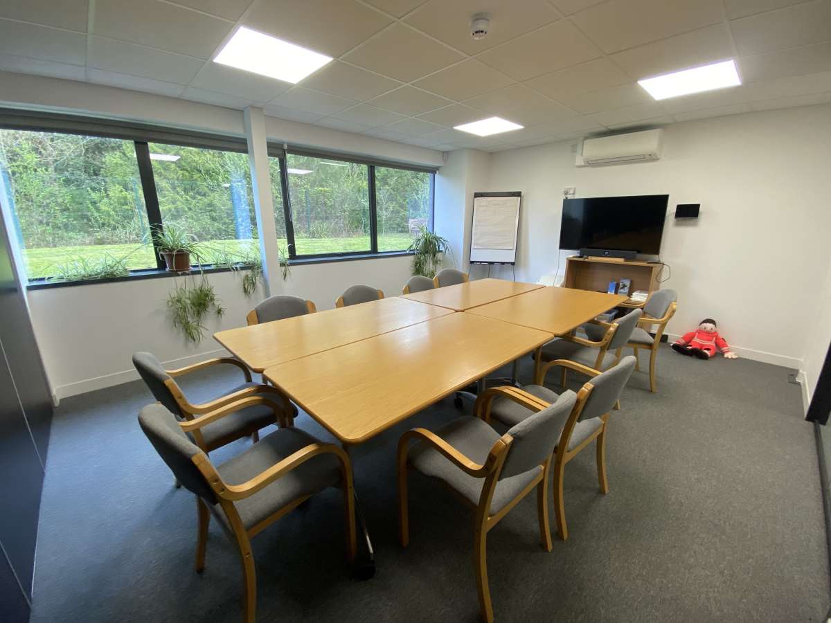 Industrial Unit in Southampton - photo 2