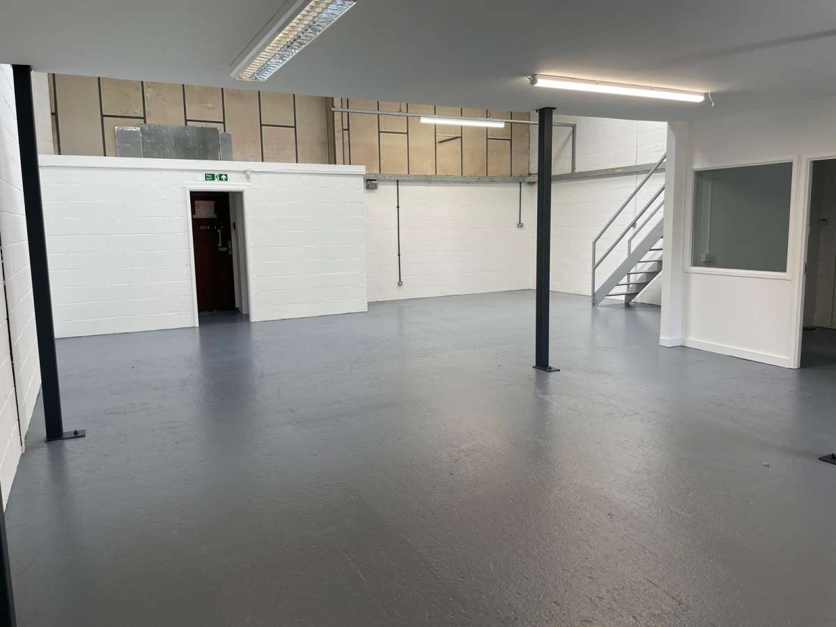 Industrial Unit in Banbury - photo 2