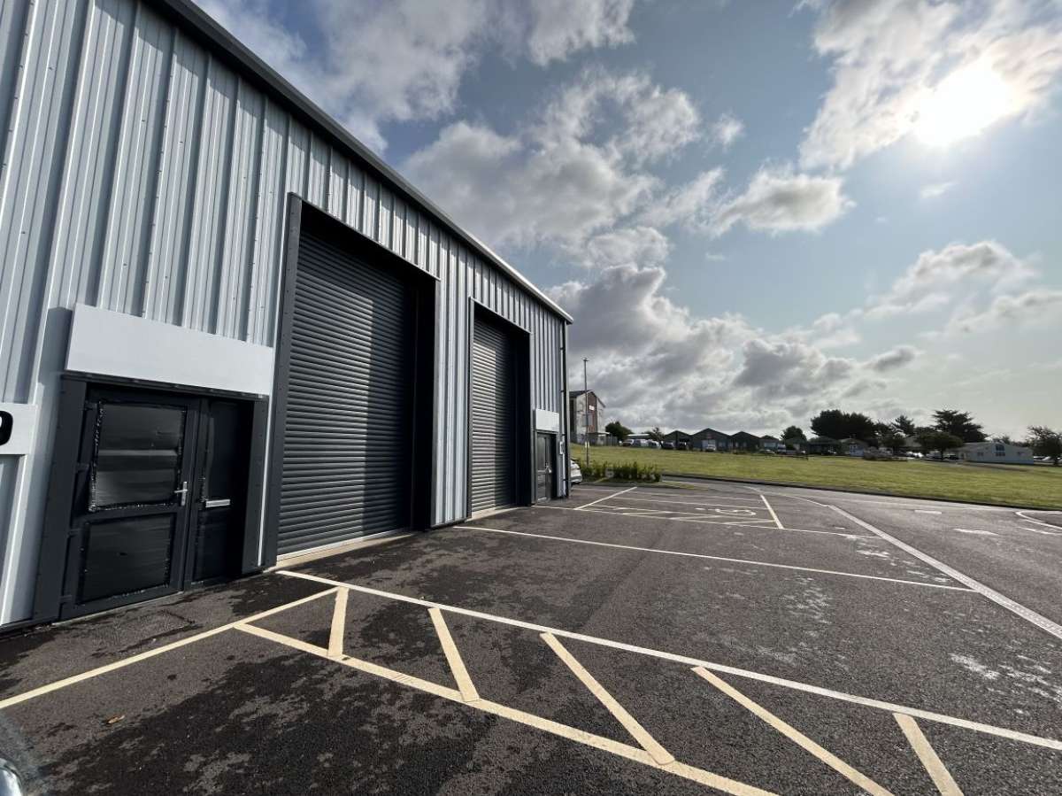 Industrial Unit in Torpoint - photo 2