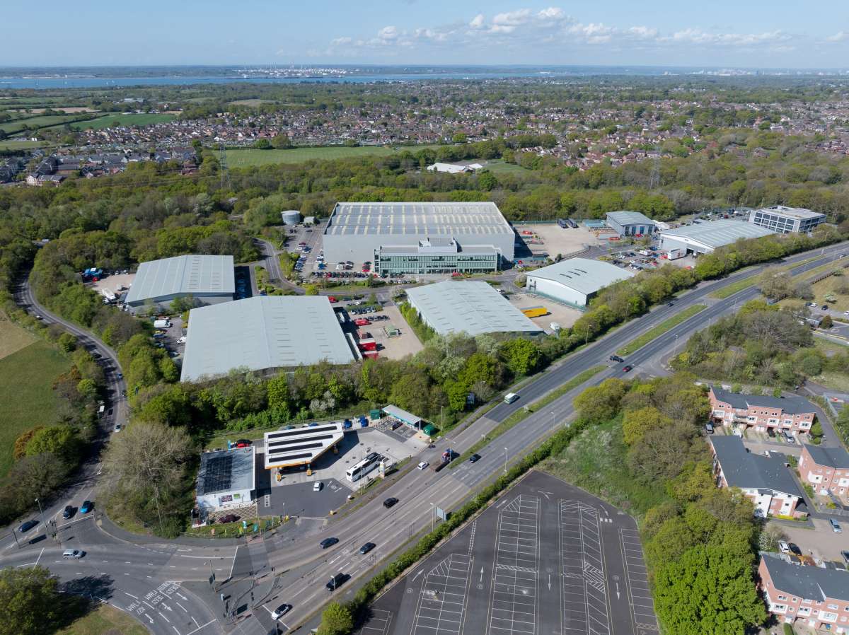 Industrial Unit in Fareham - photo 2