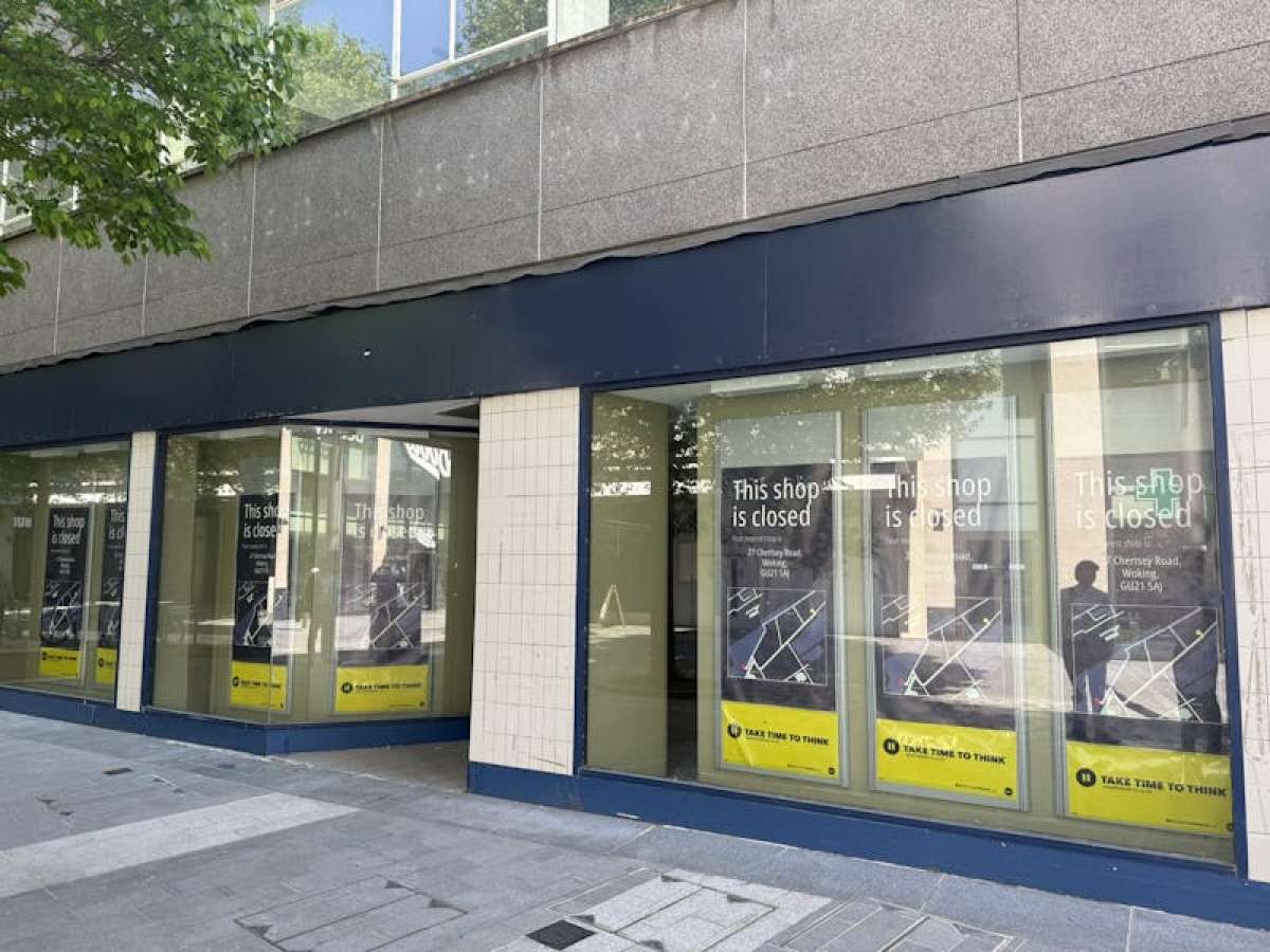 Retail/Shop in Woking - photo 2