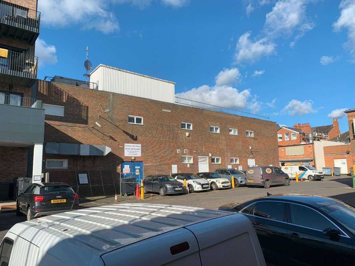 Industrial Unit in Camberley - photo 3