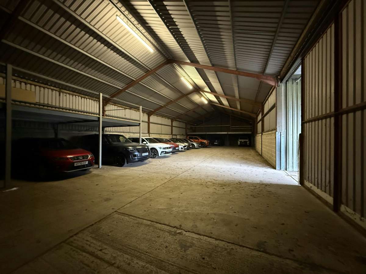 Industrial Unit in Waterlooville - photo 2