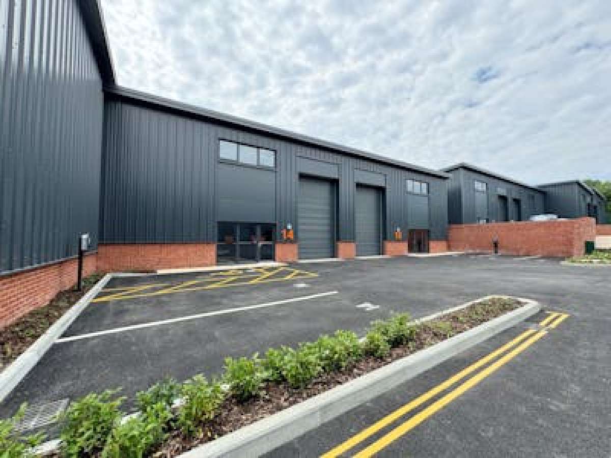Industrial Unit in Eastleigh - photo 2