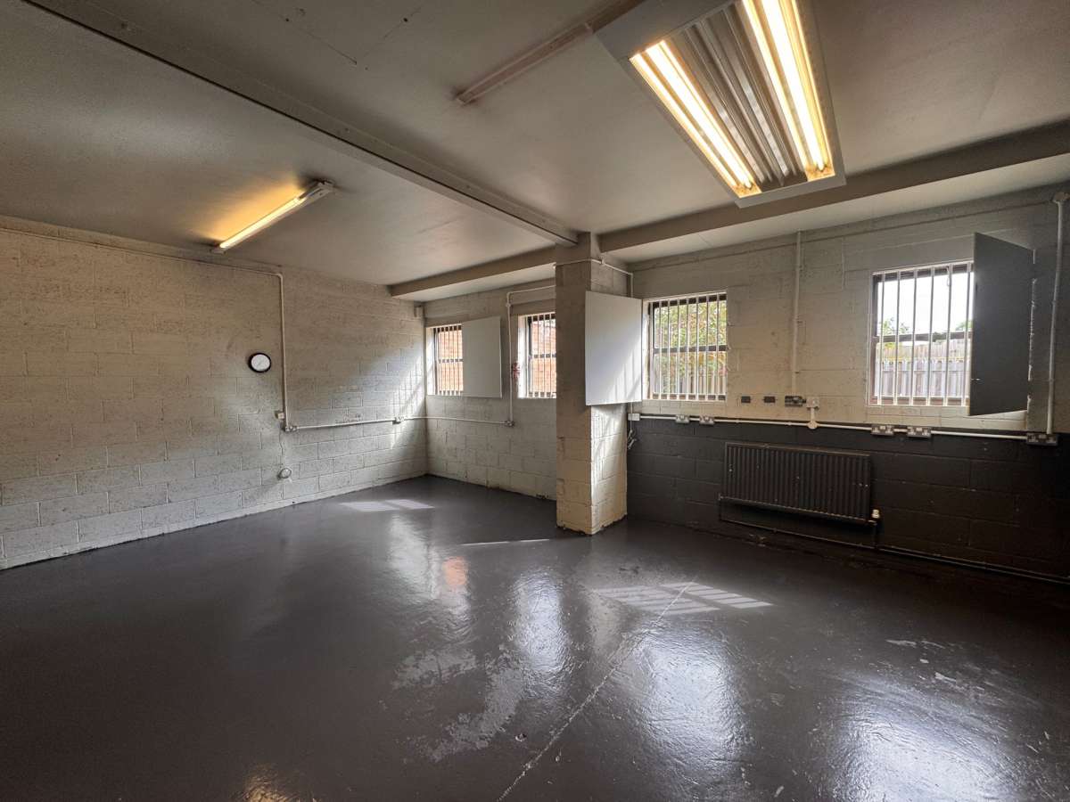 Industrial Unit in Leicester - photo 4