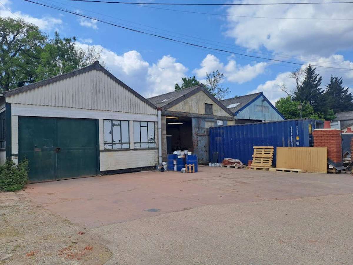 Industrial Unit in Storrington - photo 3