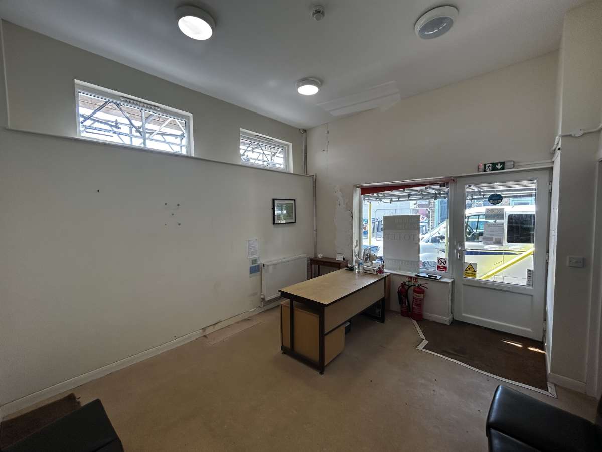 Industrial Unit in Deal - photo 2