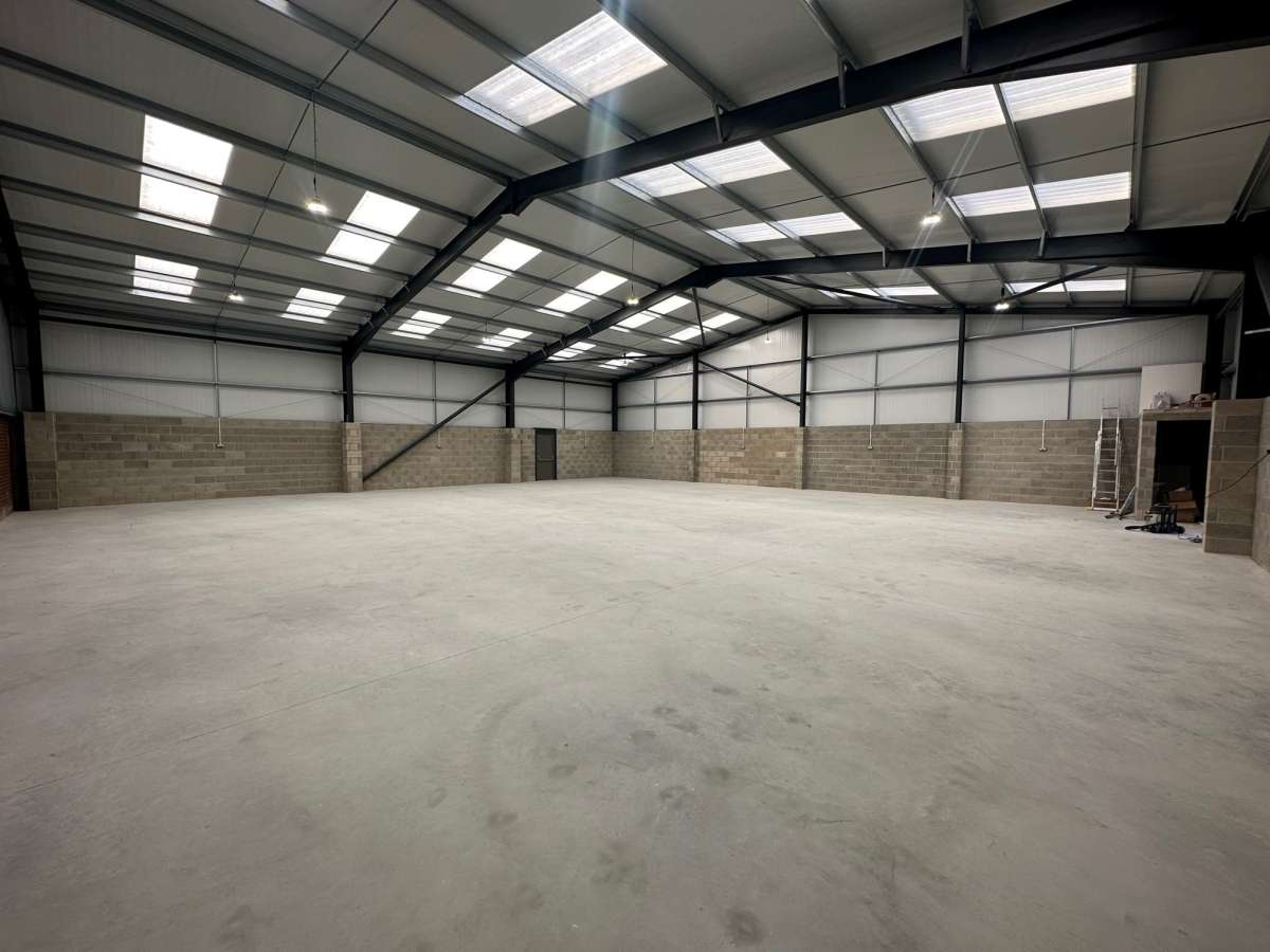 Industrial Unit in Bradford - photo 4