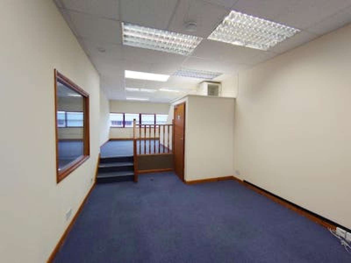 Industrial Unit in Southampton - photo 3