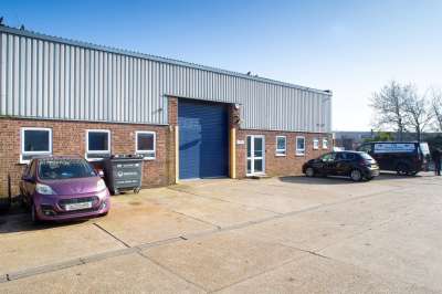 Industrial Unit in Littlehampton - photo 3