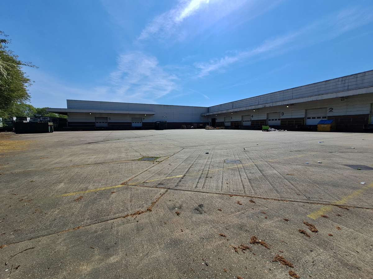 Industrial Unit in Milton Keynes - photo 4