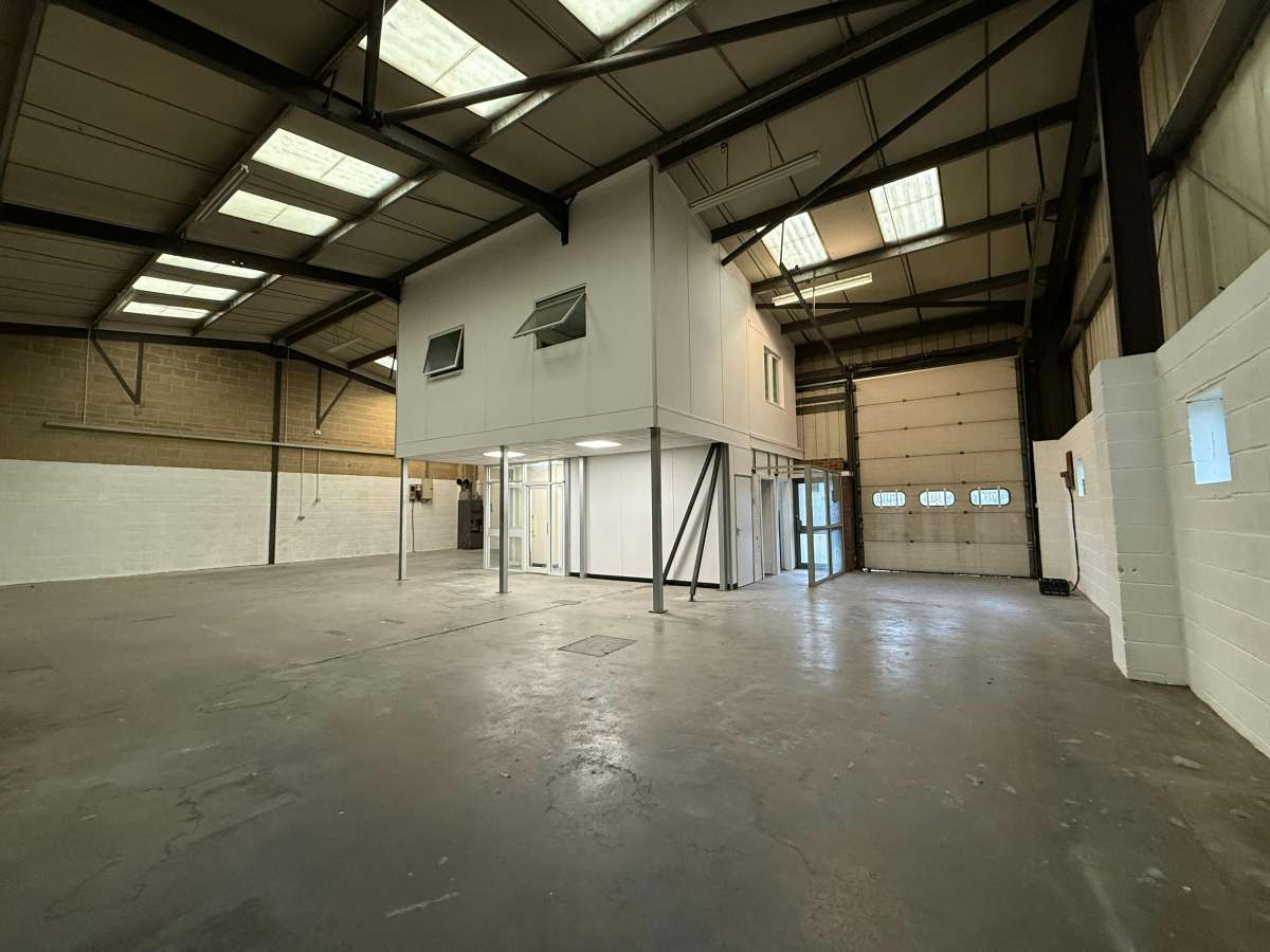 Industrial Unit in Southampton - photo 3