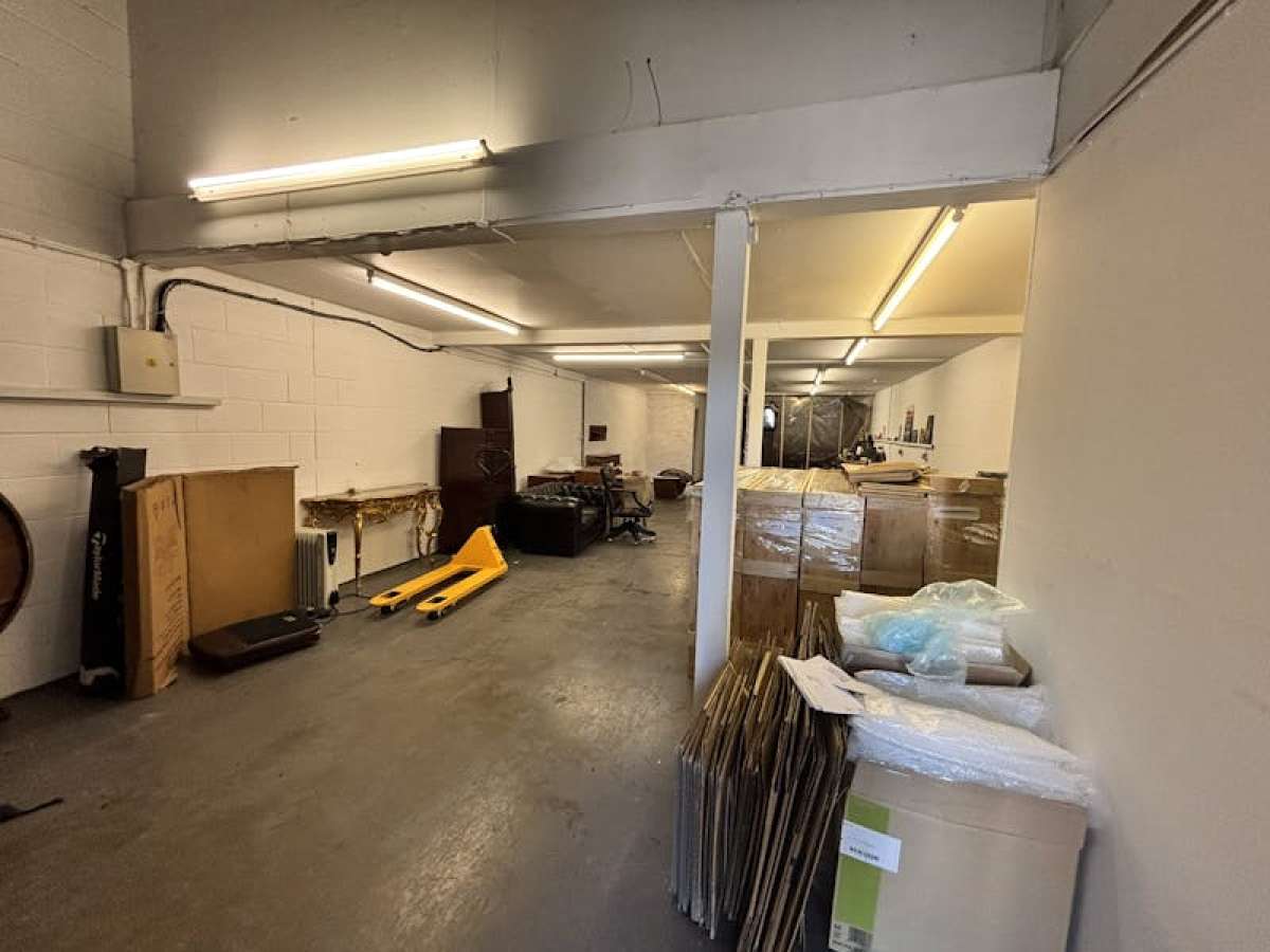 Industrial Unit in Portsmouth - photo 2