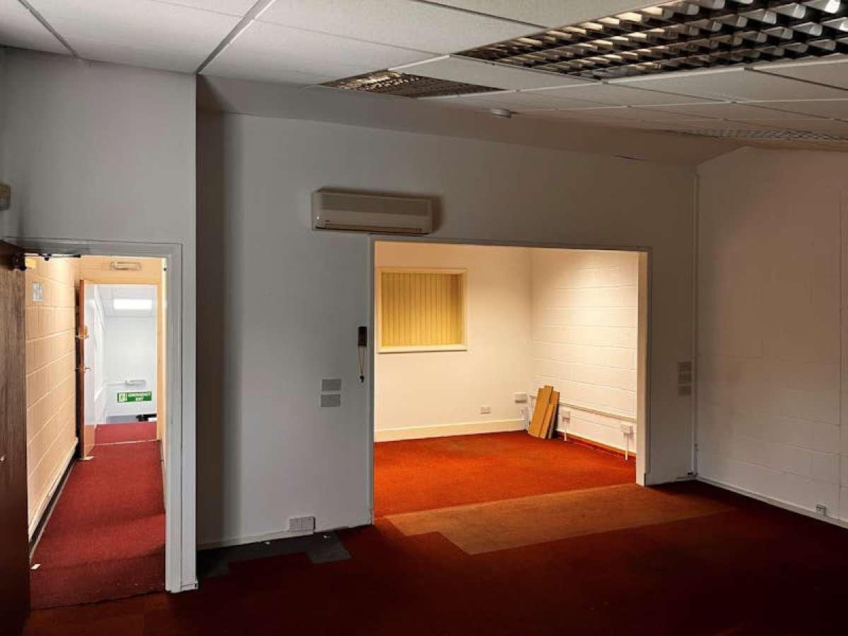 Industrial Unit in Portsmouth - photo 4