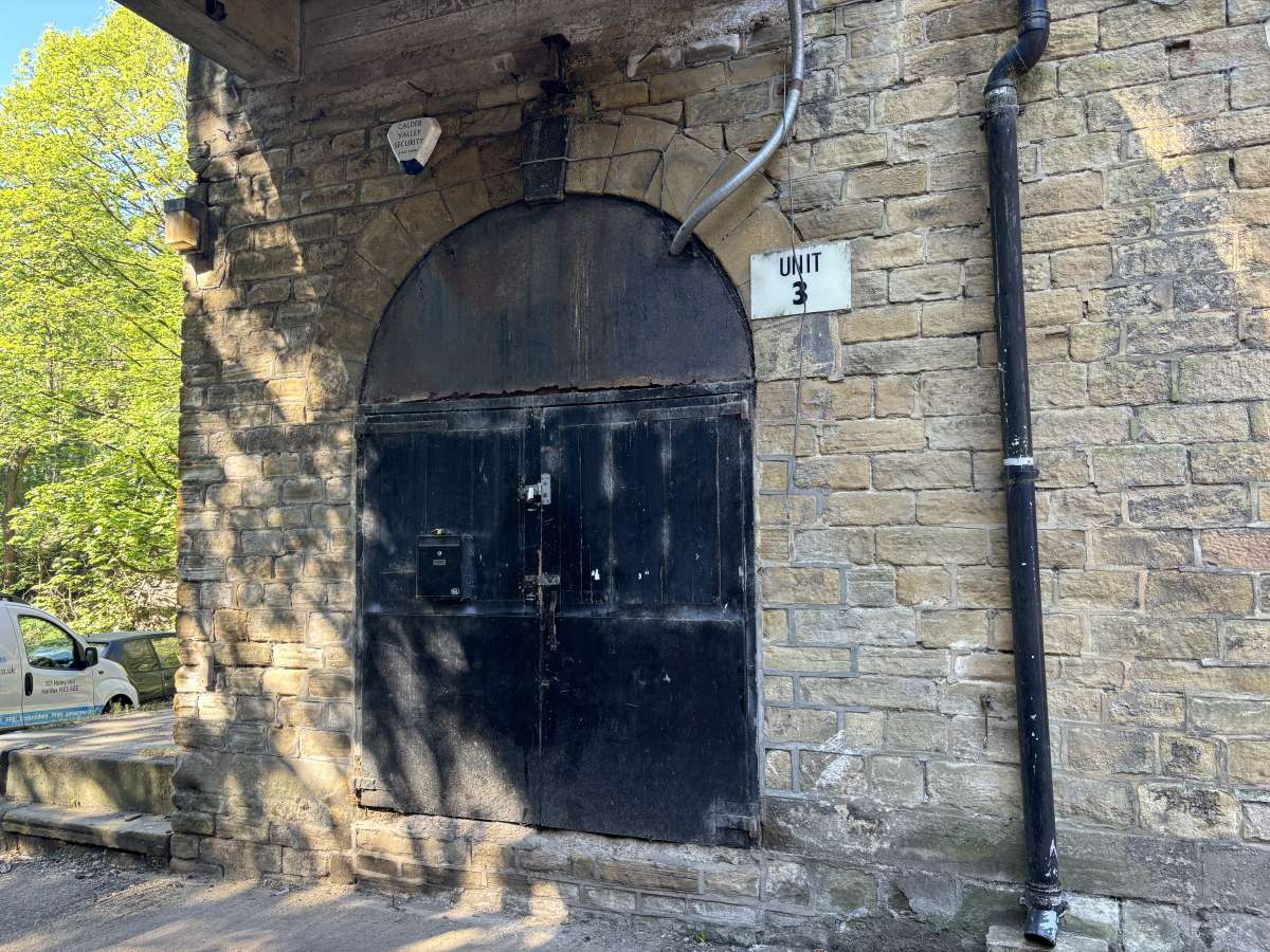 Industrial Unit in Halifax - photo 4