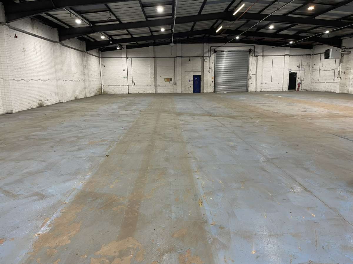 Industrial Unit in Manchester - photo 2