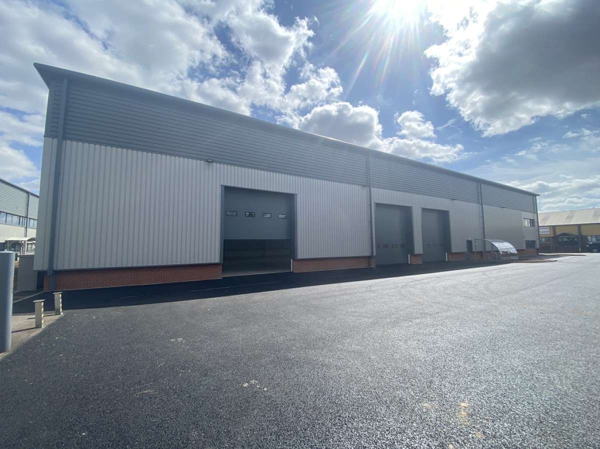 Industrial Unit in Kingswinford - photo 3