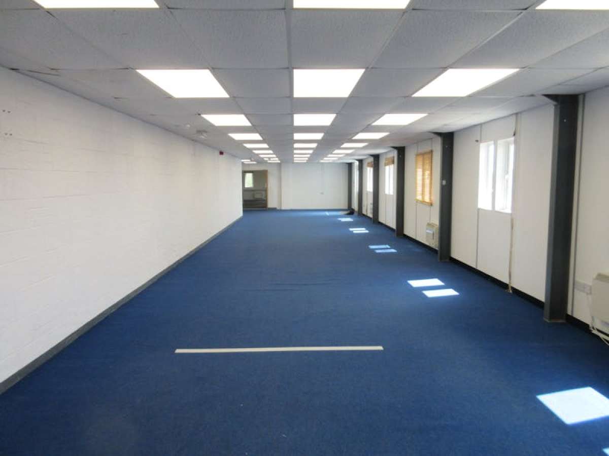 Industrial Unit in Cranleigh - photo 2