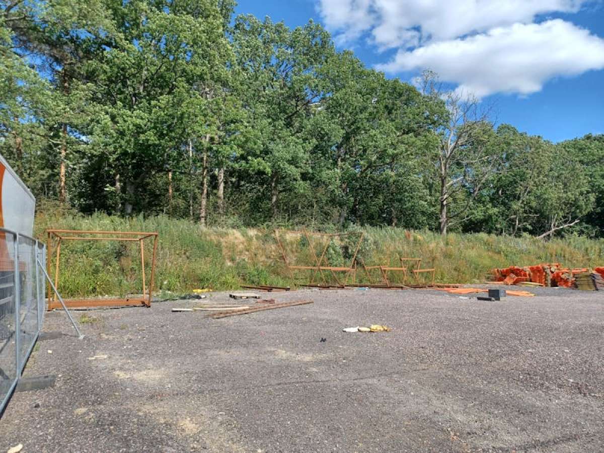 Industrial Unit in Horley - photo 2