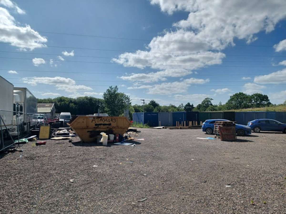 Industrial Unit in Horley - photo 3