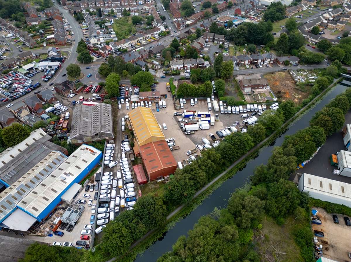 Industrial Unit in Oldbury - photo 2