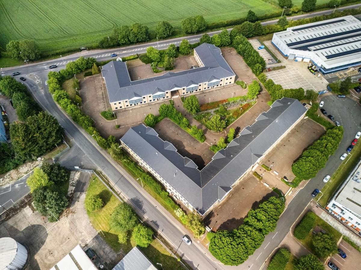 Industrial Unit in Thatcham - photo 3