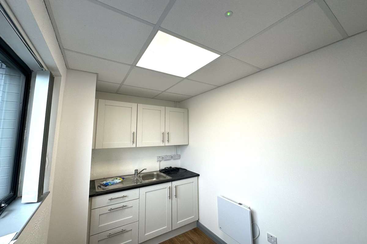 Industrial Unit in Belfast - photo 4