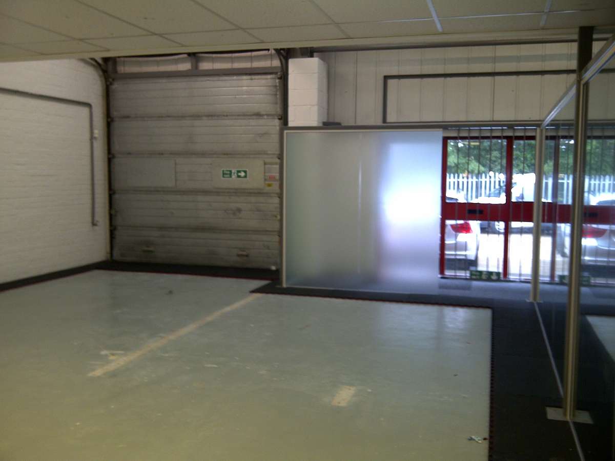 Industrial Unit in Burgess Hill - photo 3
