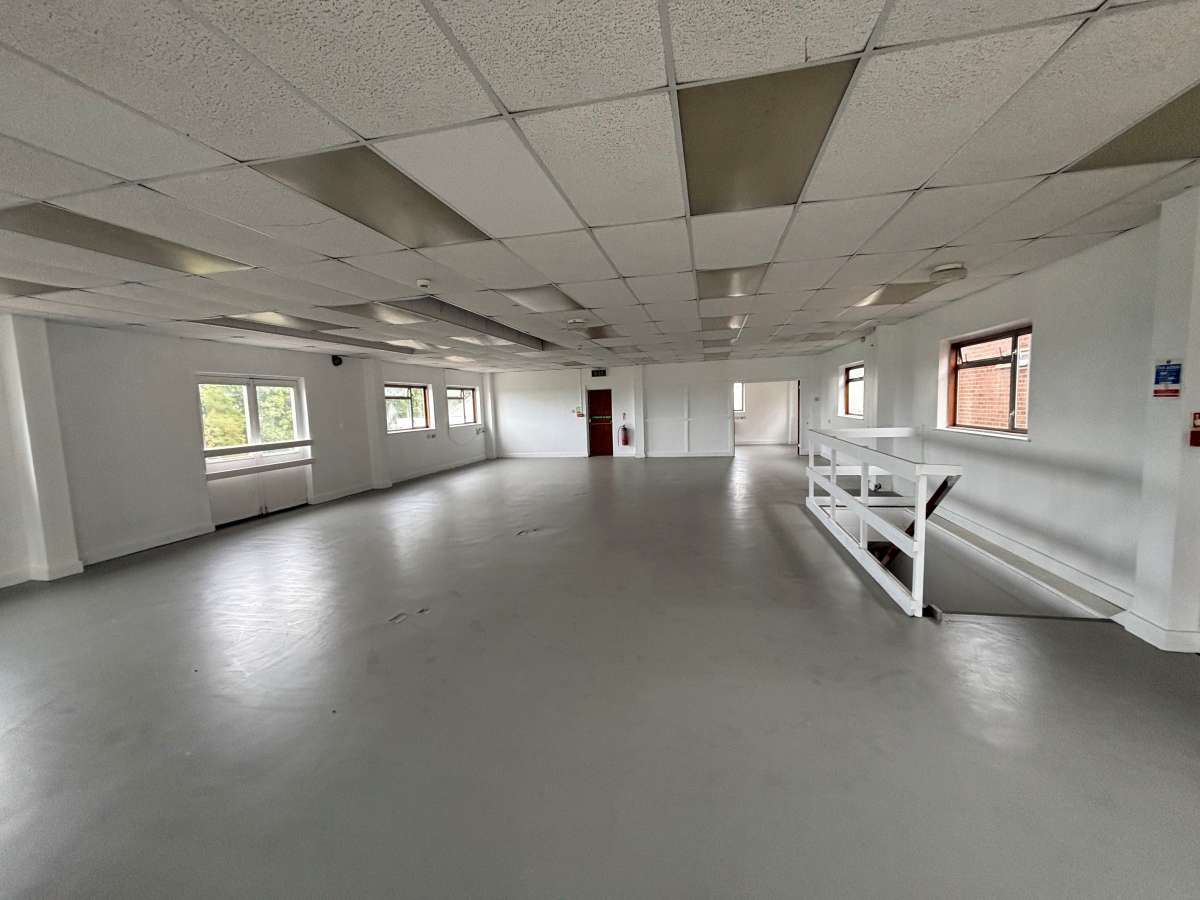 Industrial Unit in Loughborough - photo 3