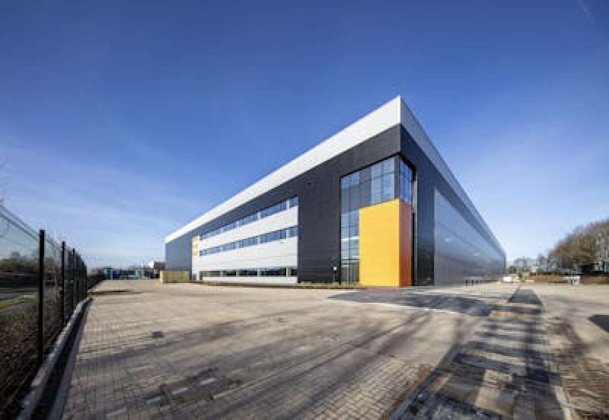 Industrial Unit in Corby - photo 2