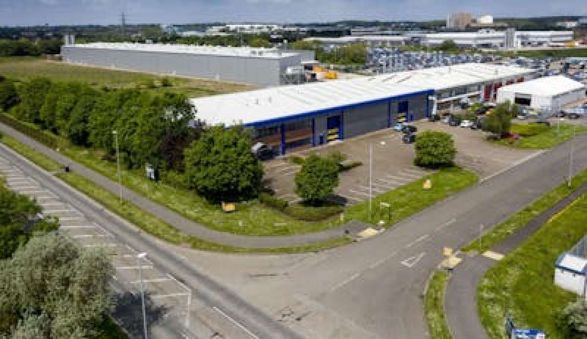 Industrial Unit in Corby - photo 2