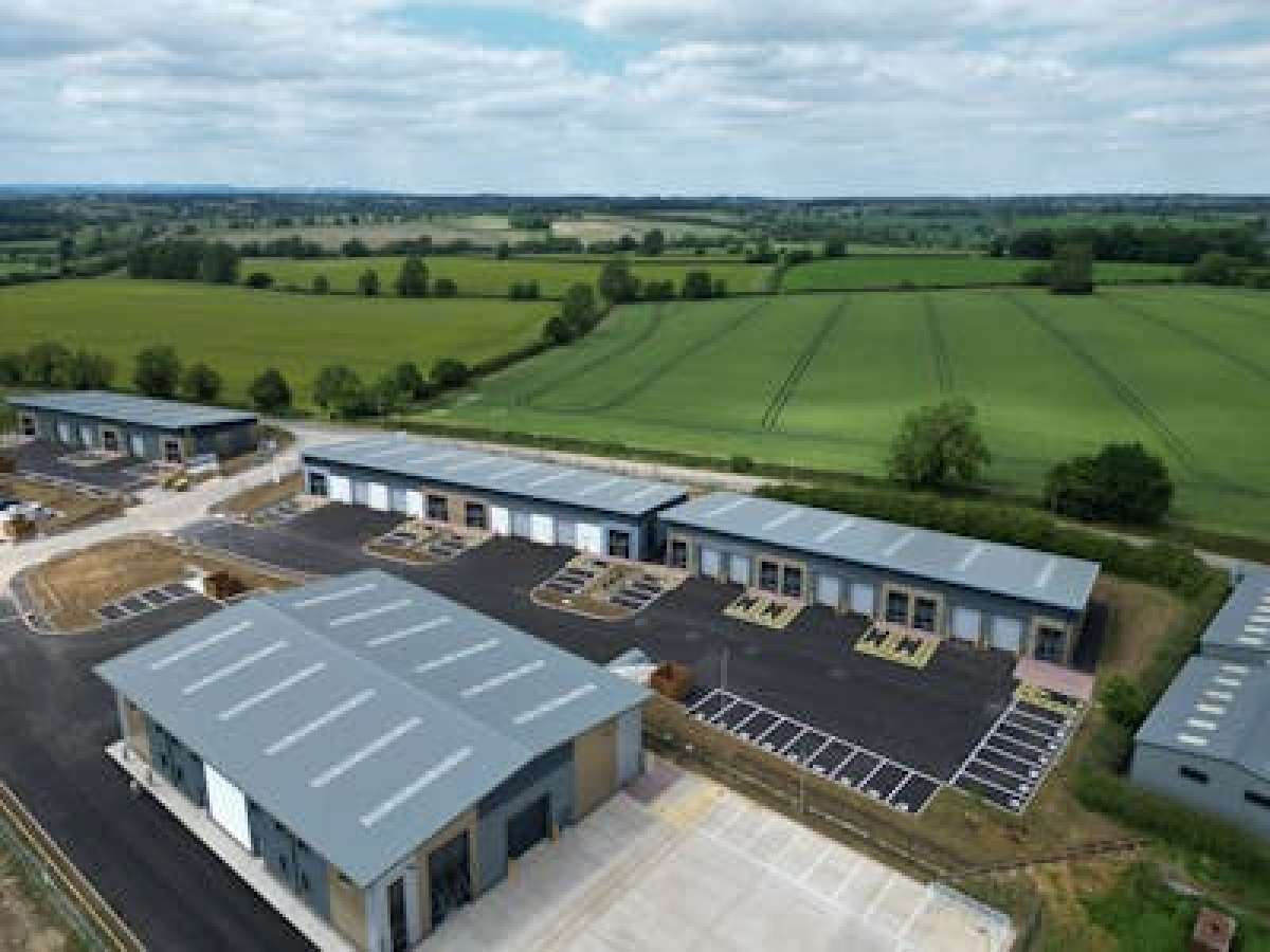 Industrial Unit in Kibworth - photo 3