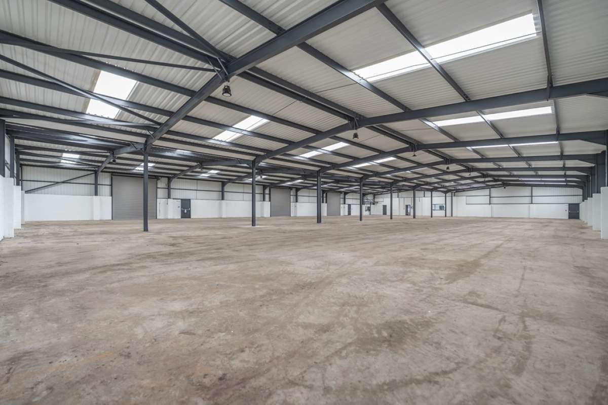 Industrial Unit in Wolverhampton - photo 3