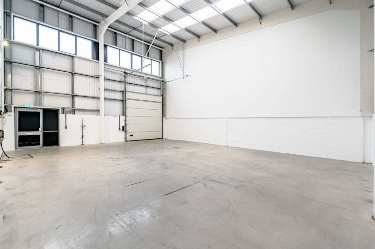 Industrial Unit in Poole - photo 4
