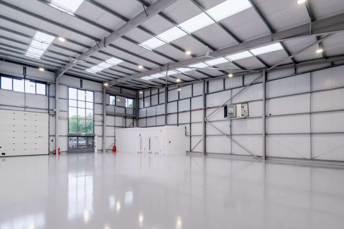 Industrial Unit in Poole - photo 3