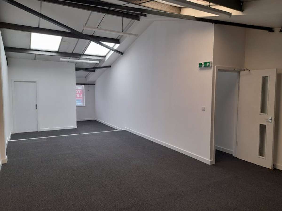 Industrial Unit in Hungerford - photo 2