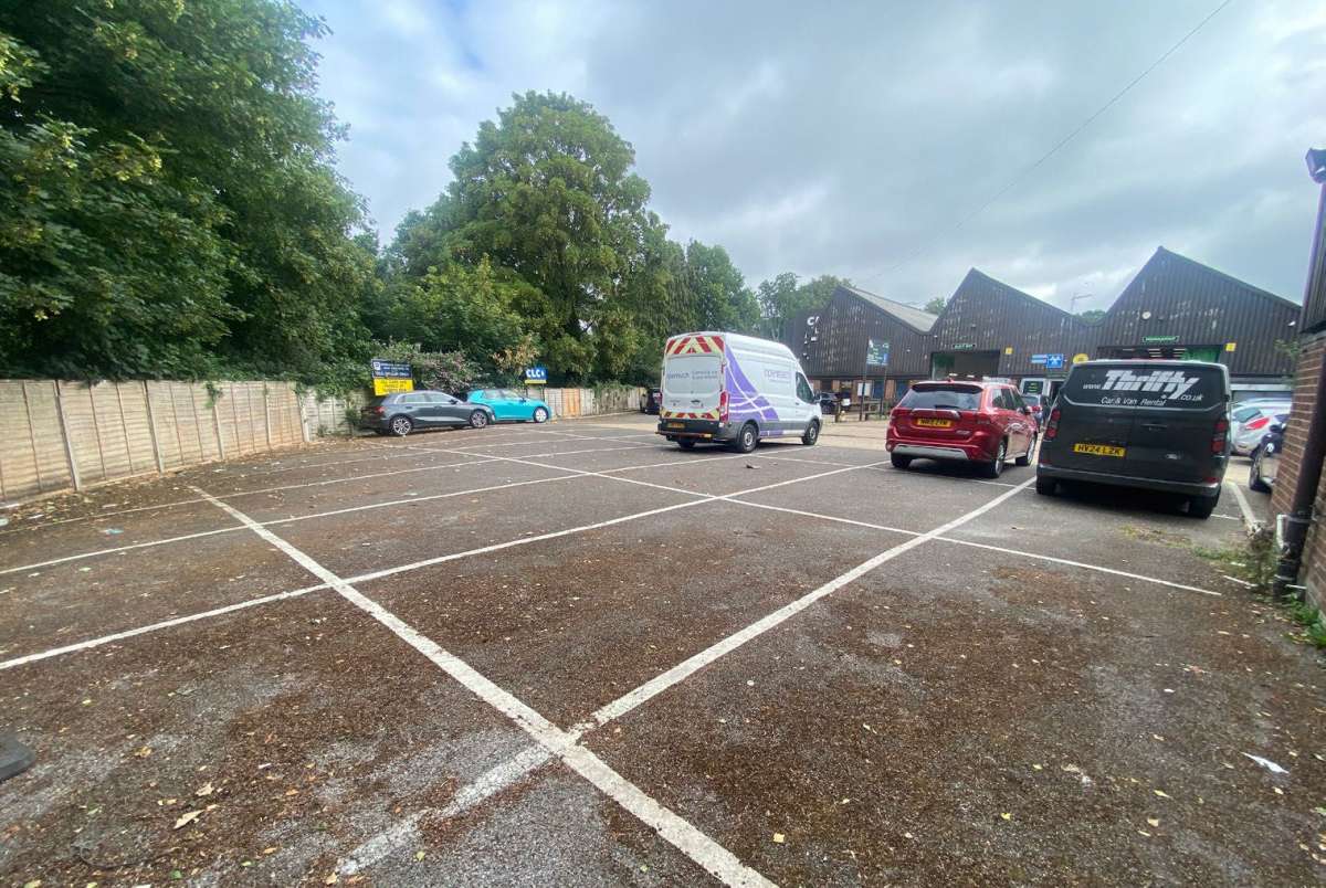 Industrial Unit in Southampton - photo 4