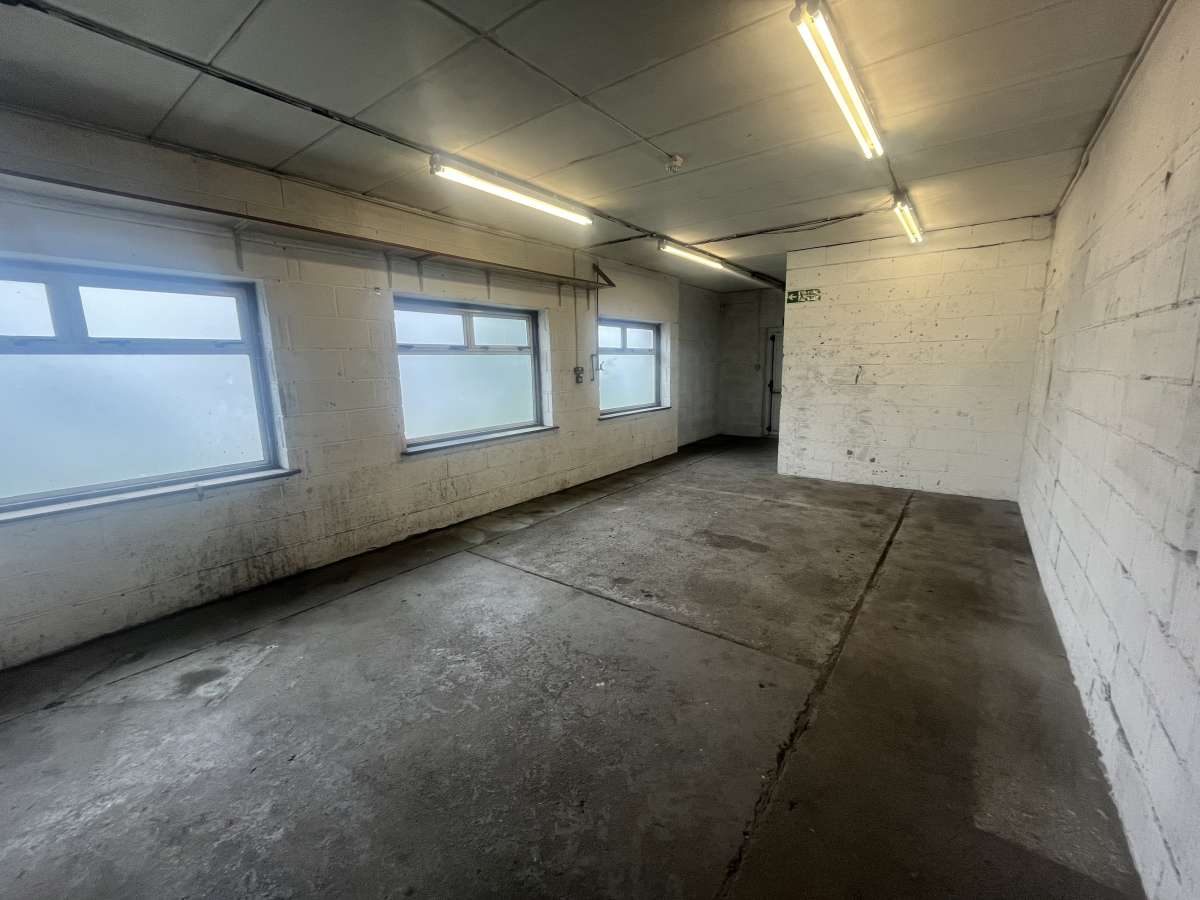 Industrial Unit in Fareham - photo 4